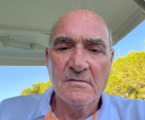 The Latin Lover John Towers: no me toques las bolas (de golf)